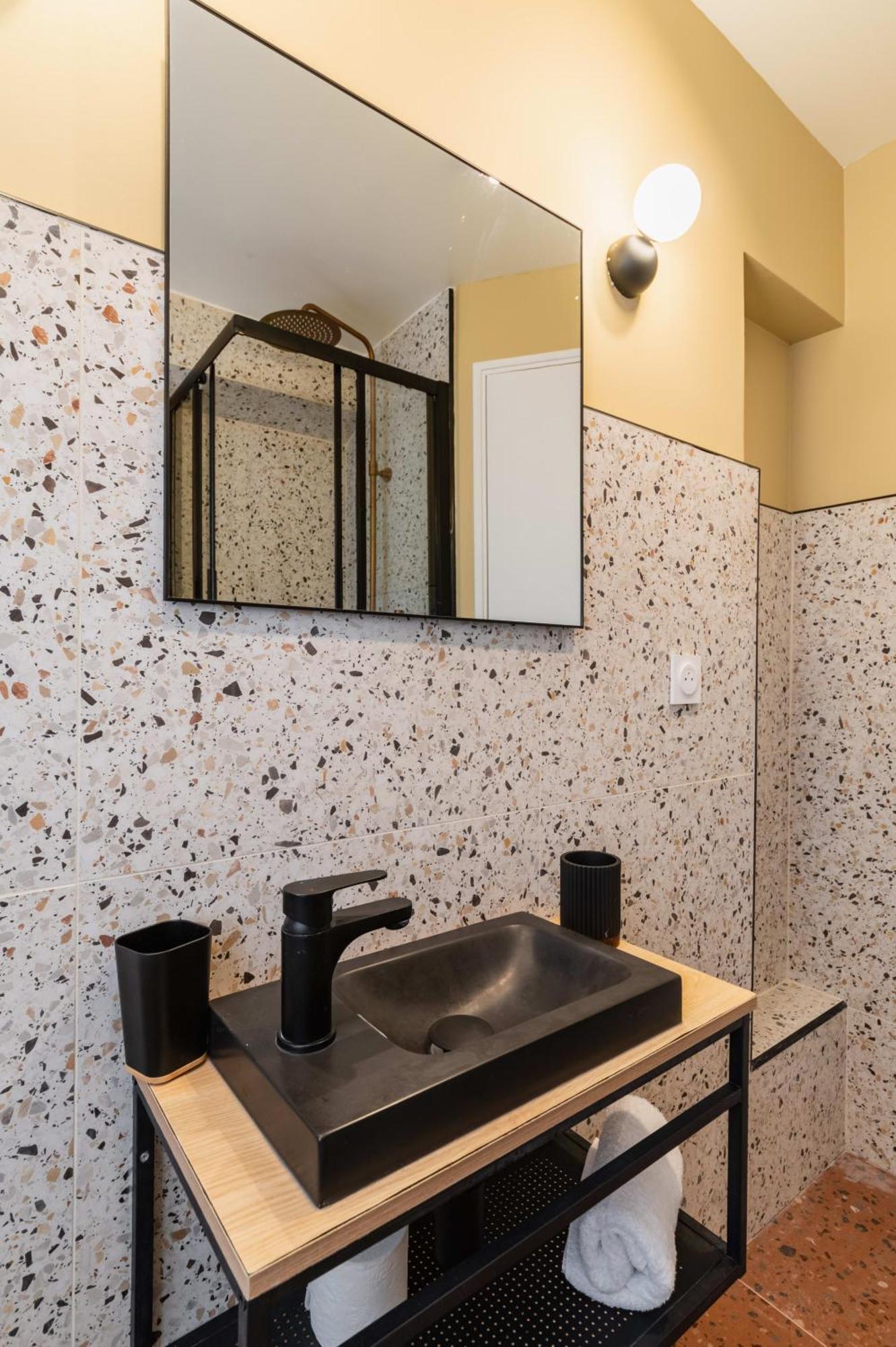 Grand Studio Refait A Neuf Paris 16 - 4P - Flat-Guest Экстерьер фото